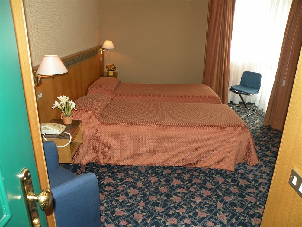 Hotel Oleggio Malpensa 객실 사진